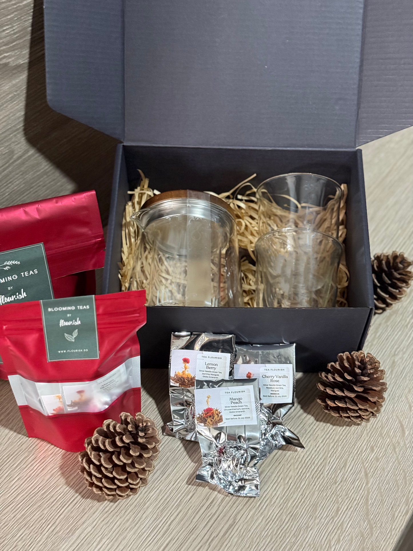 (Gift Box) 500ml Teapot Set w/ Blooming Teaballs