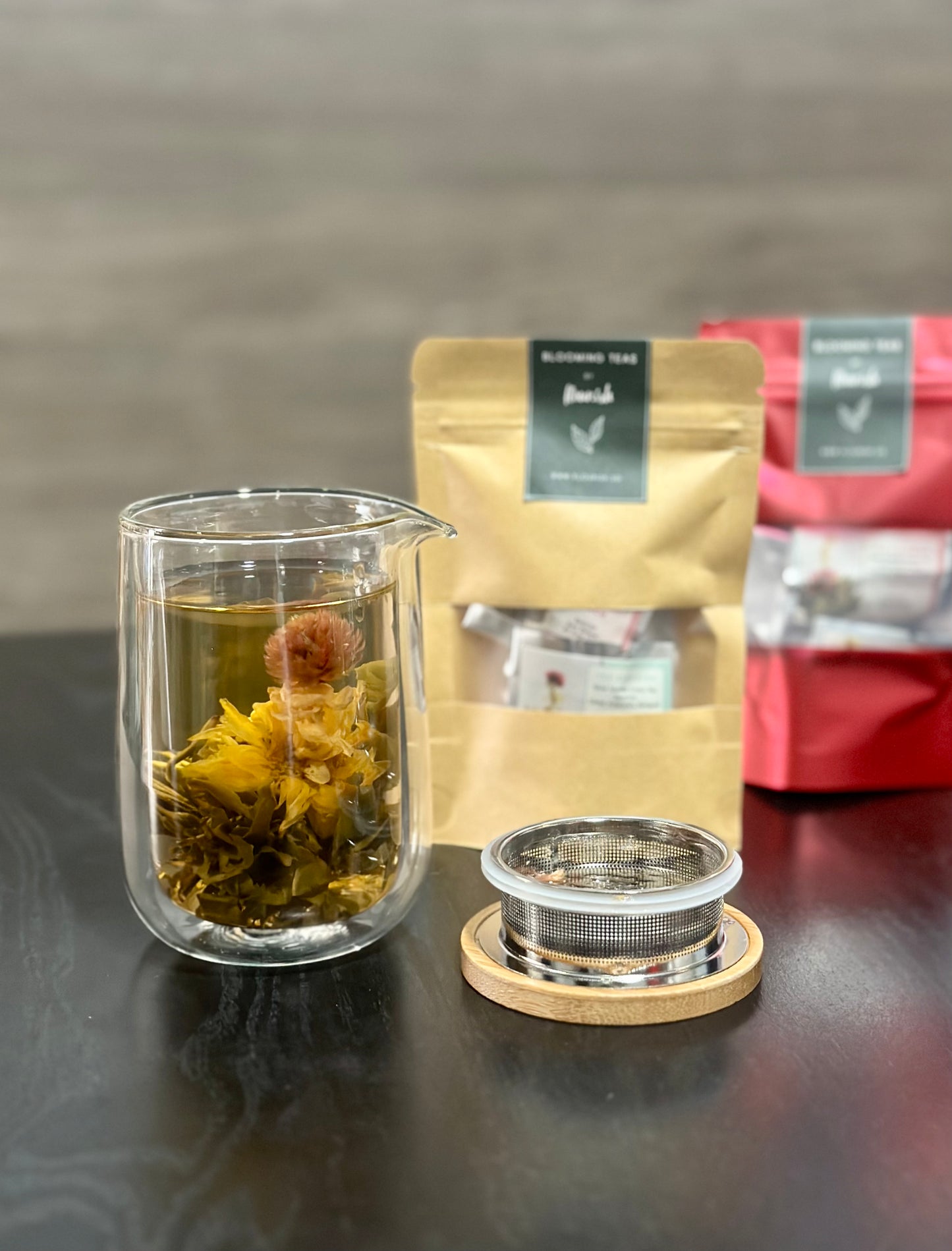 (Gift Box) Double Wall Glass Brew & Serve Tea Set w/ Blooming Teaballs