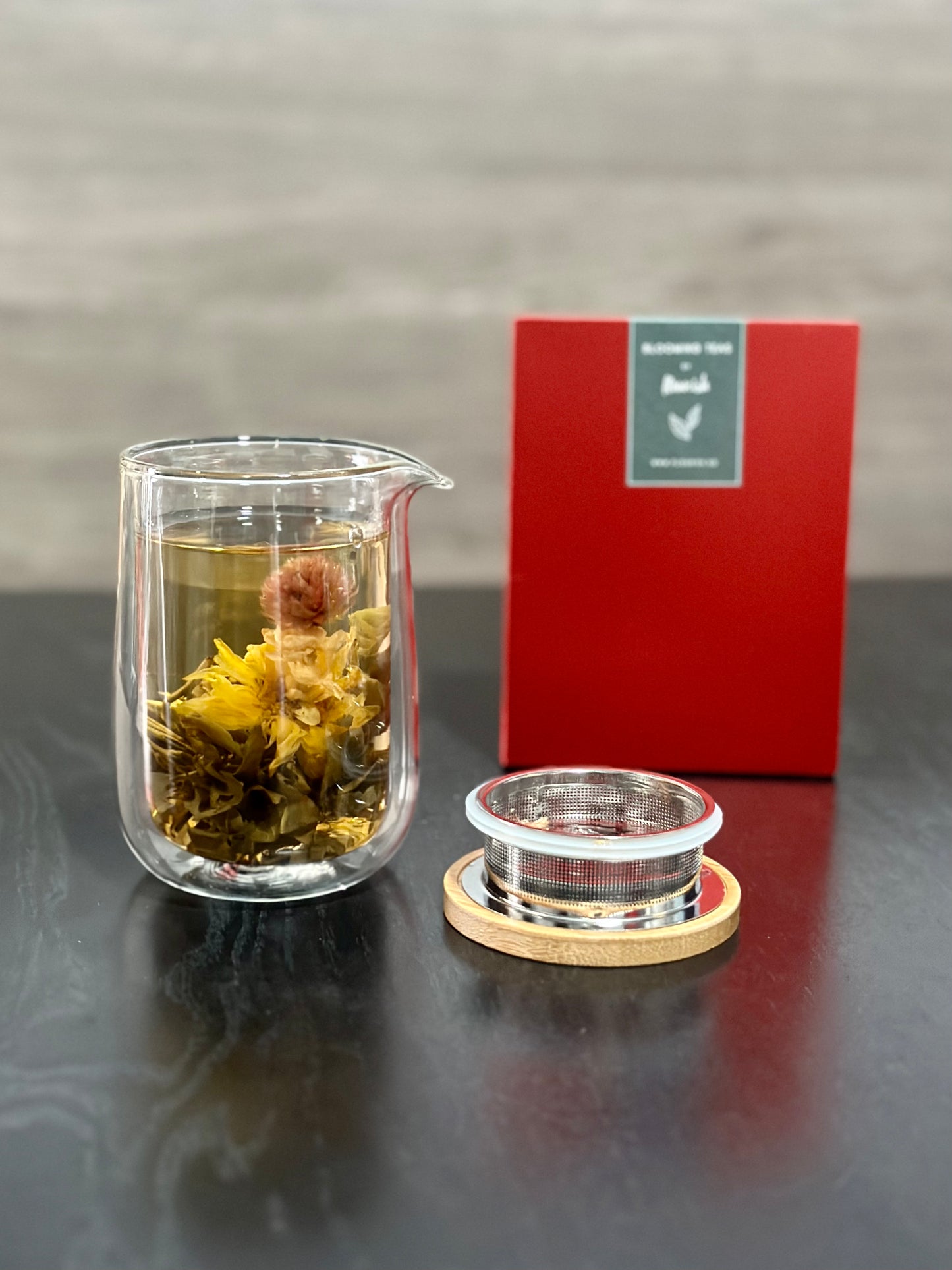 (Gift Box) Double Wall Glass Brew & Serve Tea Set w/ Blooming Teaballs