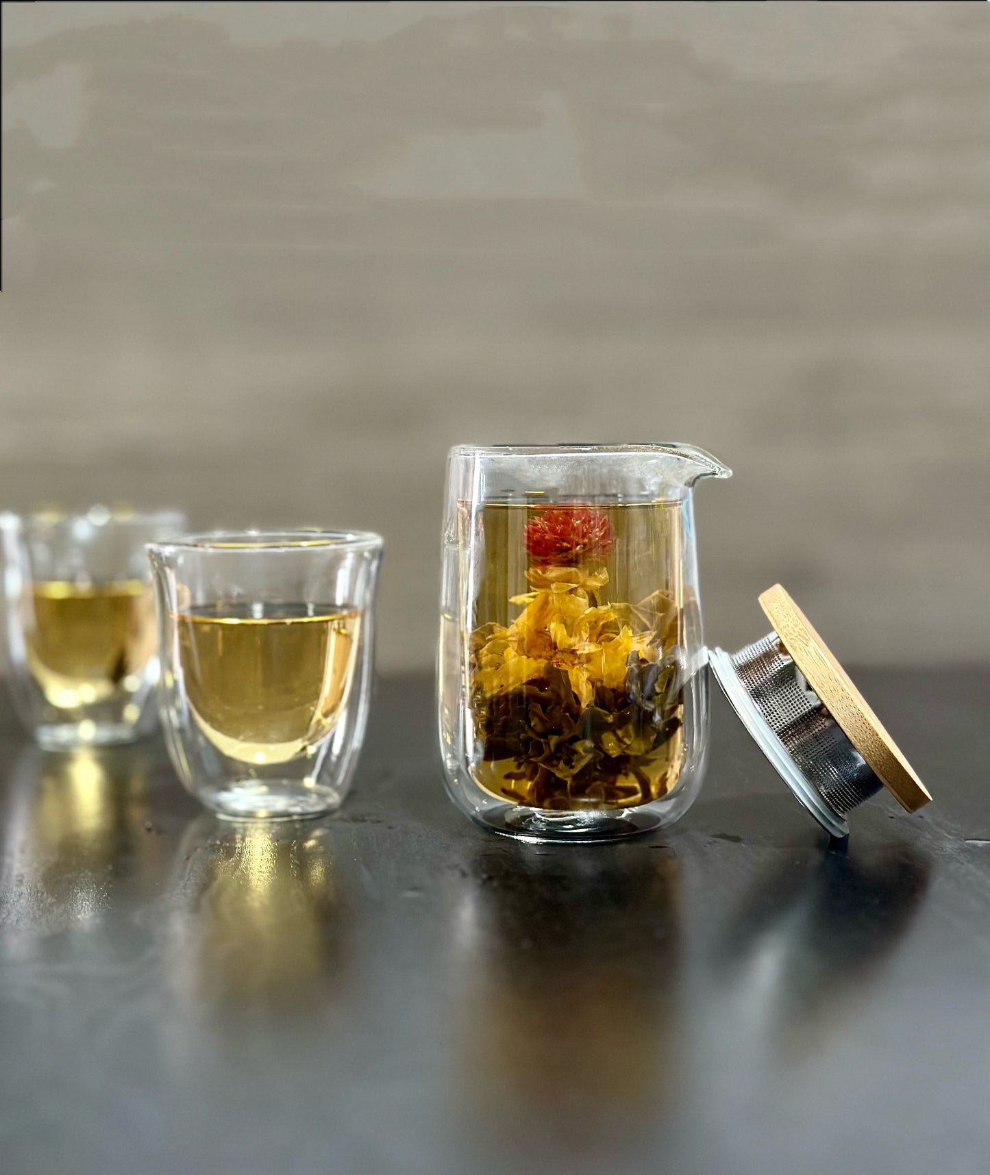 (Gift Box) Double Wall Glass Brew & Serve Tea Set w/ Blooming Teaballs