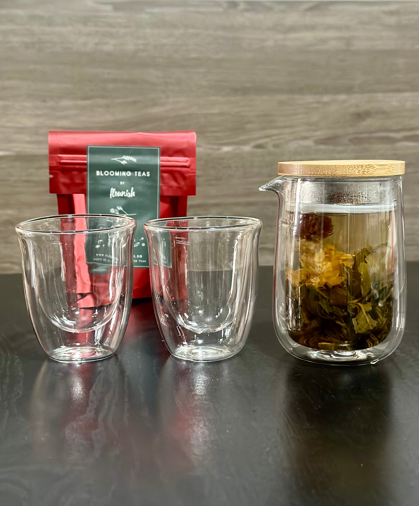 (Gift Box) Double Wall Glass Brew & Serve Tea Set w/ Blooming Teaballs