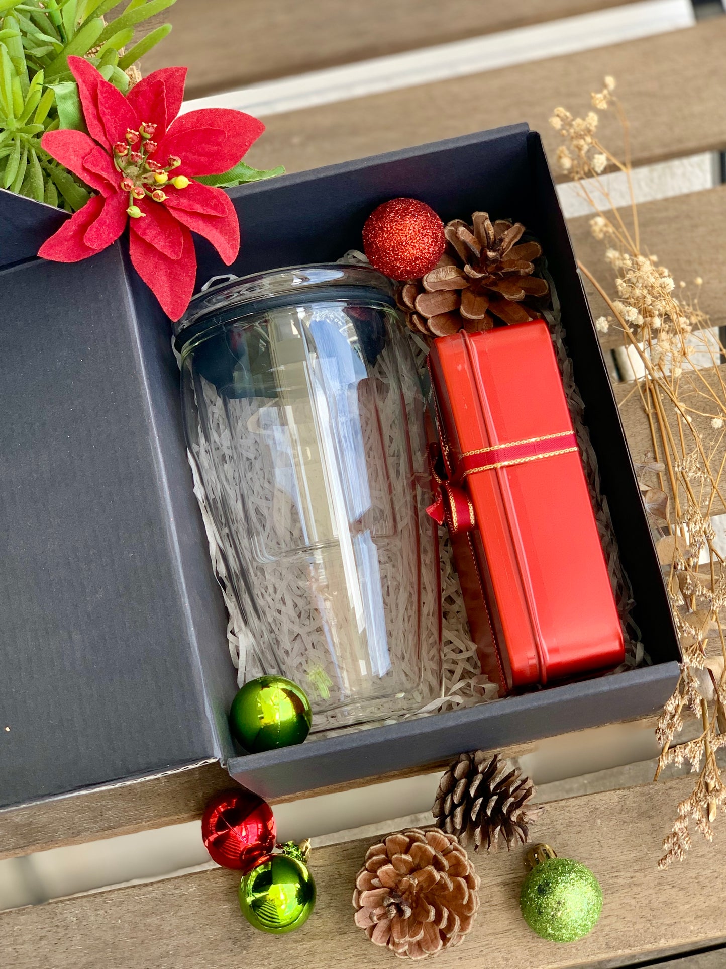 (Gift Box) 450ml Double Wall Insulated Glass Cup Set with Assorted Teaballs