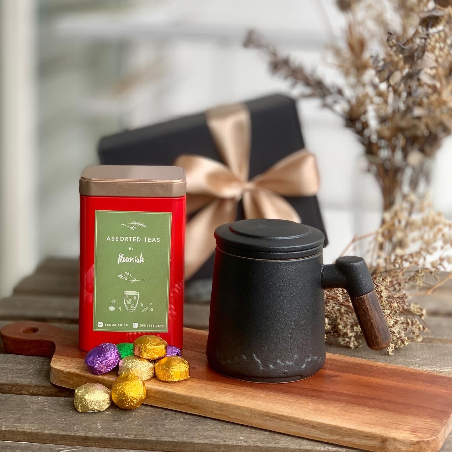 (Gift Box) 350ml Ceramic Mug with Tea Strainer & Lid /w Tea Options